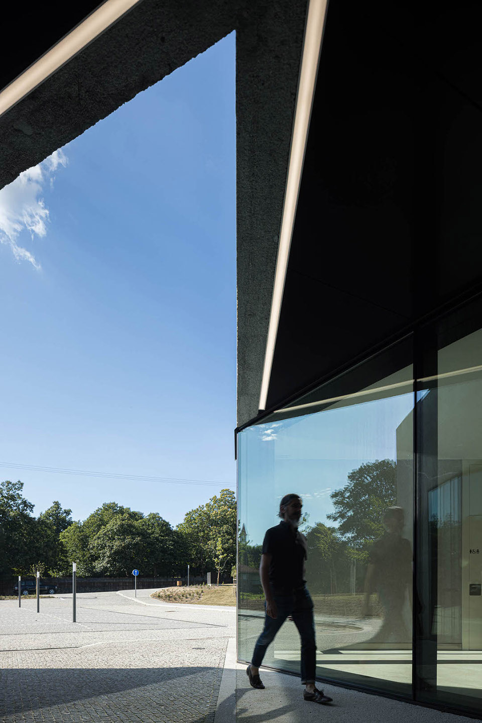 health center of moreira de conegos by studiocan