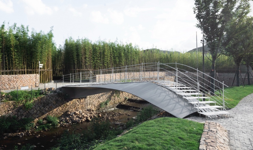 Folio Bridge