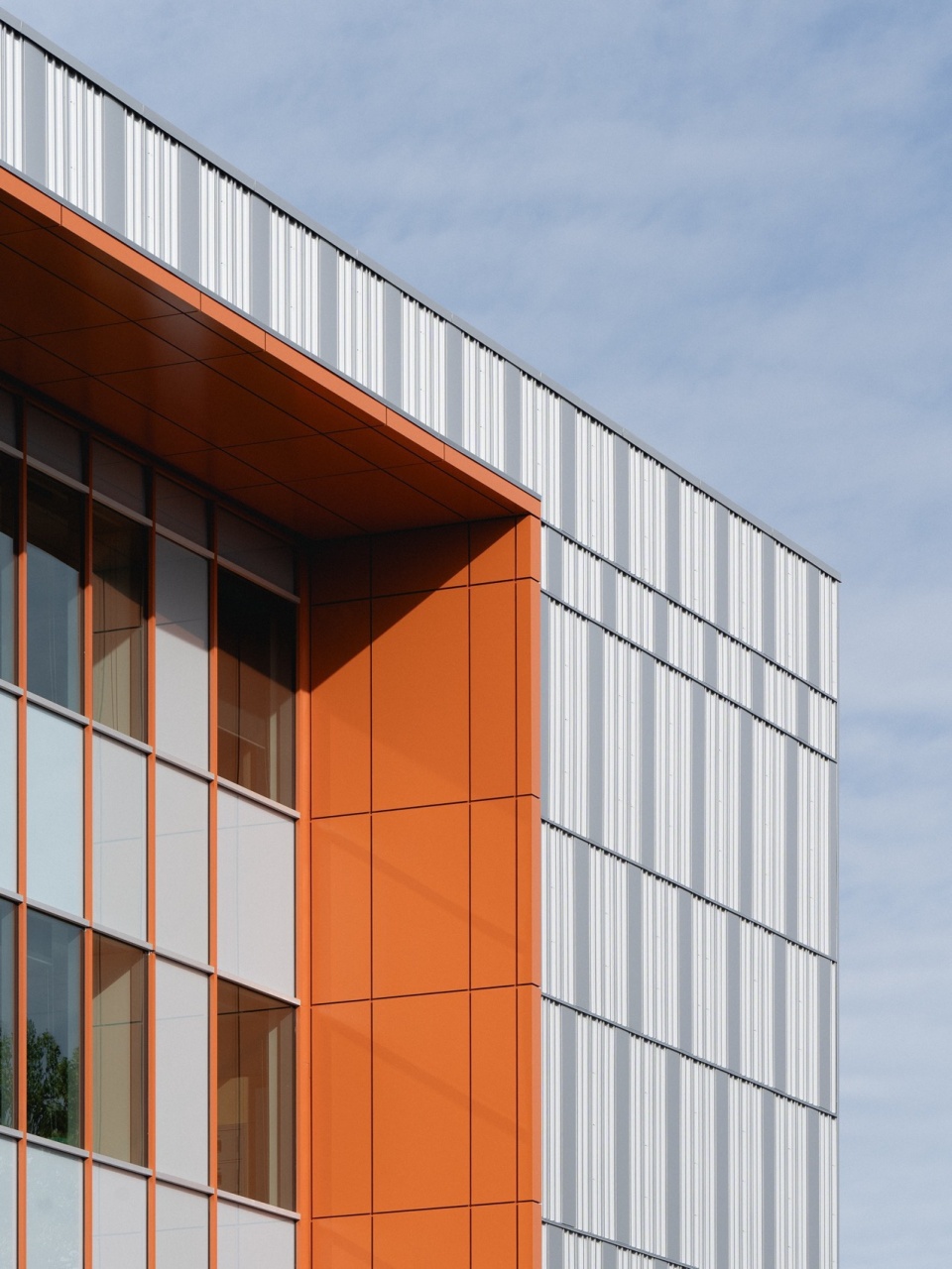 Two New High Schools by TLA UN NEUF