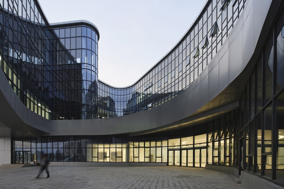 library of chongqing electric power college by guzhihongstudio