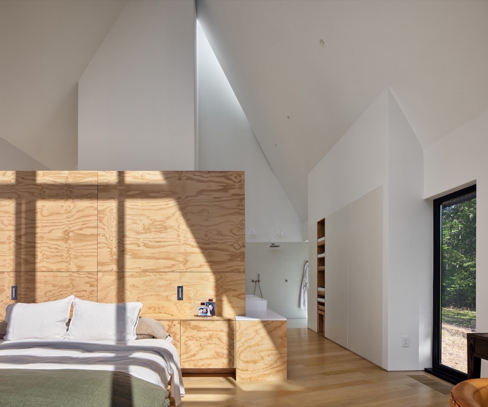Steeplechase House by Brooks Scarpa