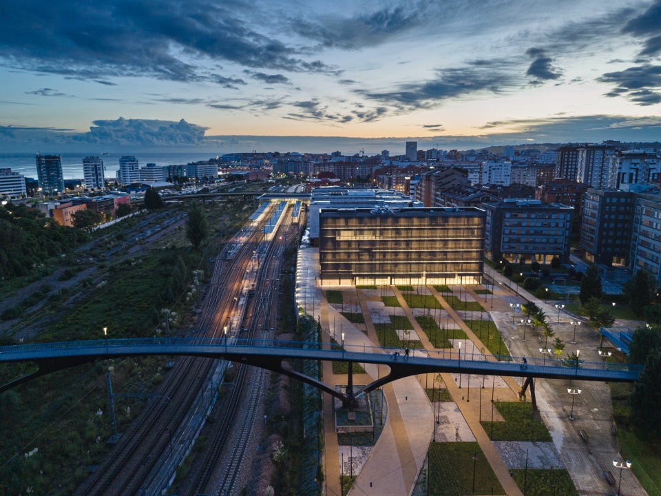 gijon police station by ssarq