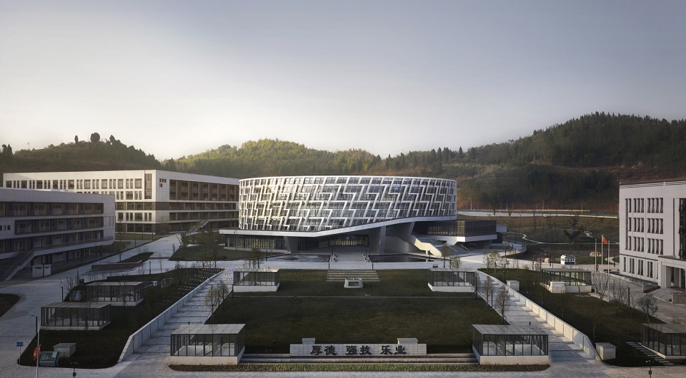 library of chongqing electric power college by guzhihongstudio