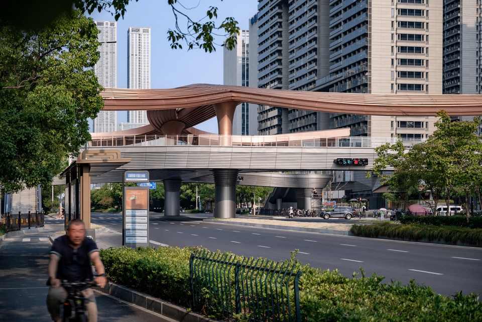 the pedestrian bridge of binkang road and jucai road by chinacuc