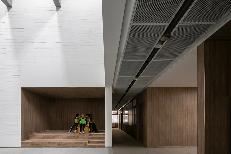 emergency disaster relief school by biad