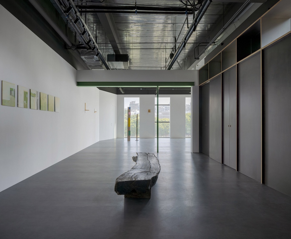 travlin stand by atelier siyu