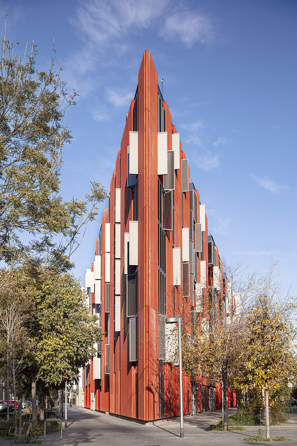 72 social housing units at the marina del prat vermell by mias architects coll leclerc