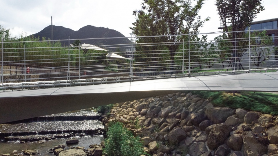 Folio Bridge