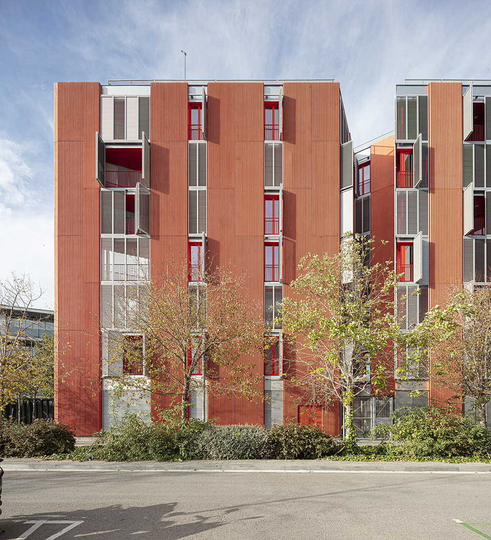 72 social housing units at the marina del prat vermell by mias architects coll leclerc