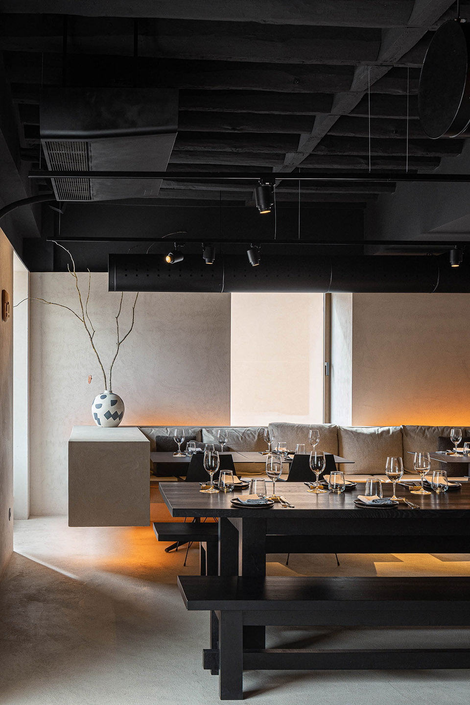mercantel restaurant by paulo martins arquitectura design