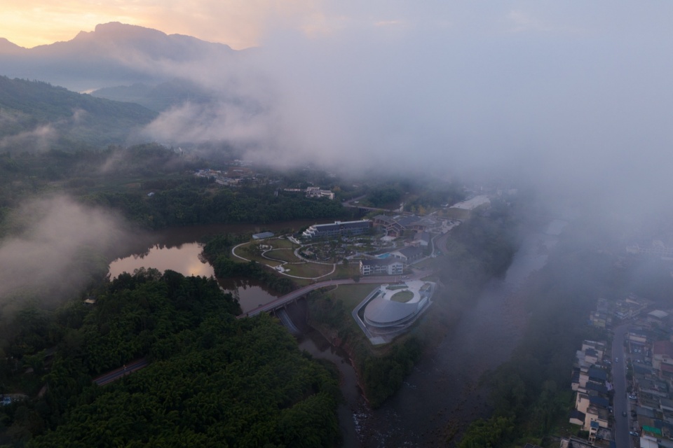 Zhou gong Mountain Nans hui ge Hot Spring Hotel Conference Center in Yaan Sichuan