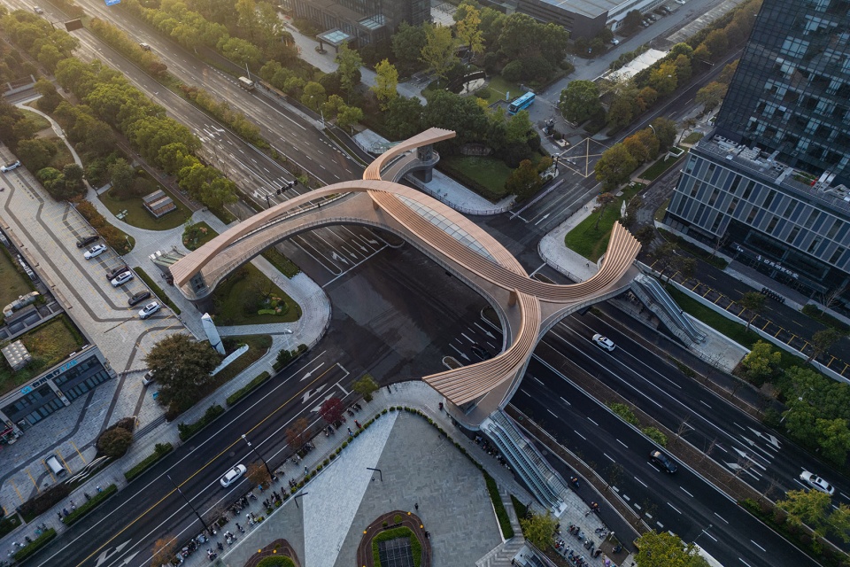 the pedestrian bridge of binkang road and jucai road by chinacuc