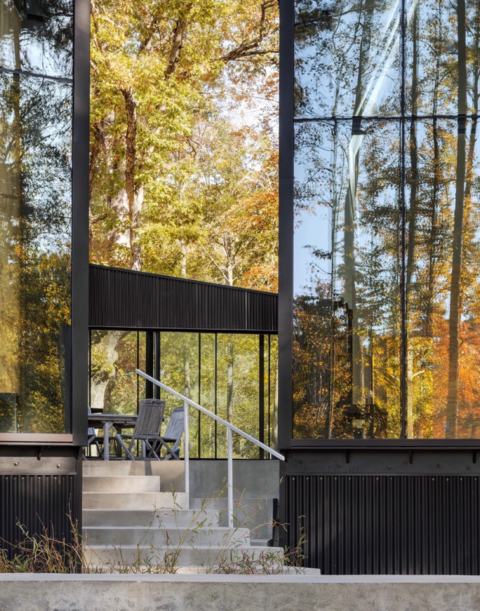 Steeplechase House by Brooks Scarpa