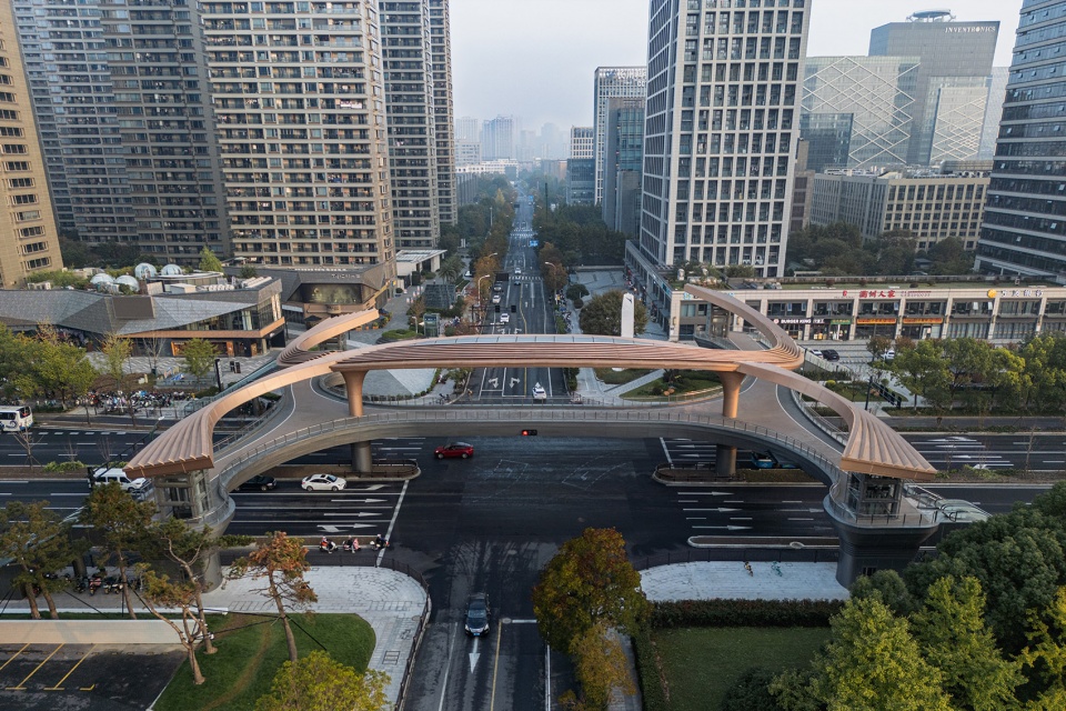 the pedestrian bridge of binkang road and jucai road by chinacuc