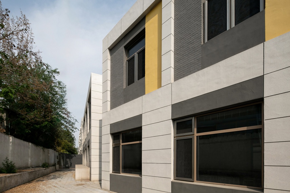 emergency disaster relief school by biad