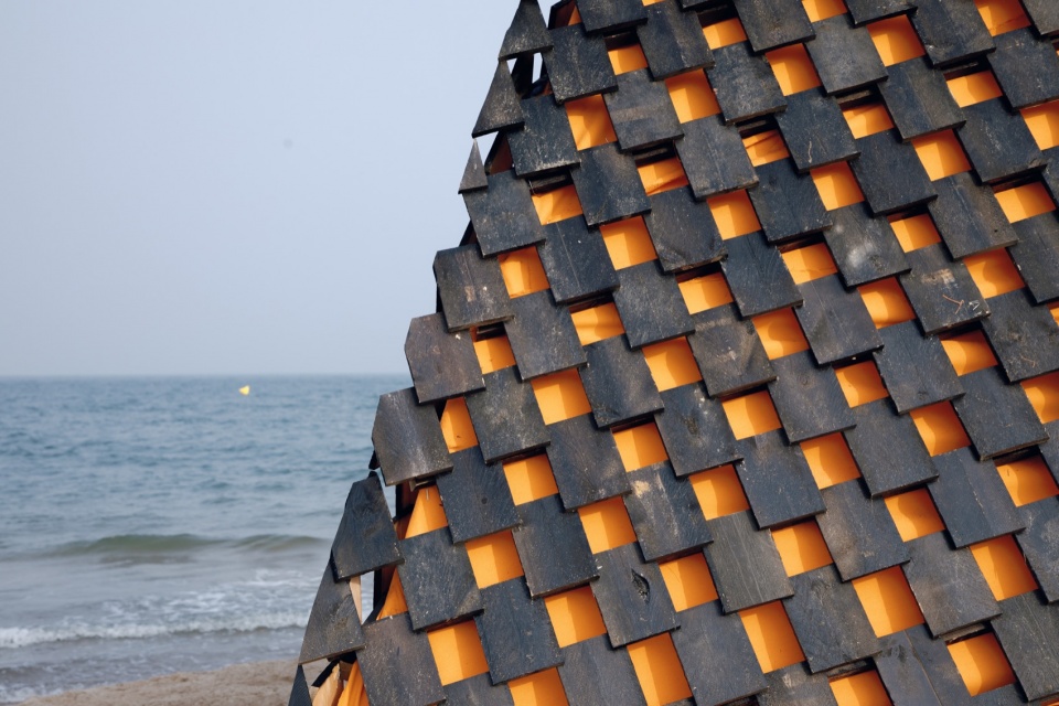 fire wings seaside bonfire at the 2024 aranya theater festival by atelier heimat