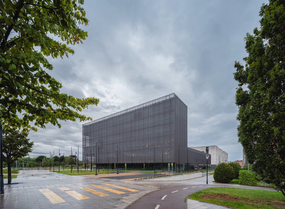 希洪警察局,西班牙 / ssarq