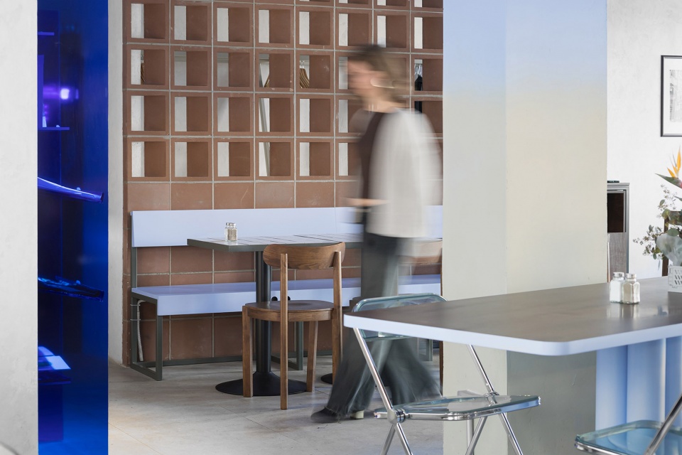 dizengof99 cafe by utro architectural studio