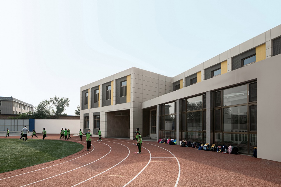 emergency disaster relief school by biad