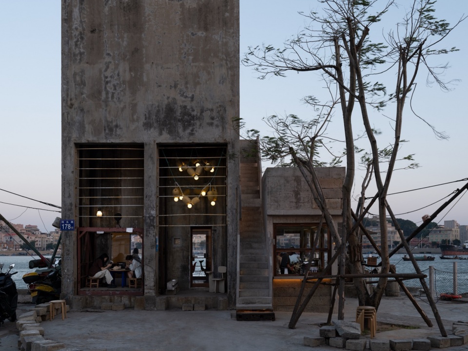 local fish cafe at xiangzhi wharf by devolution