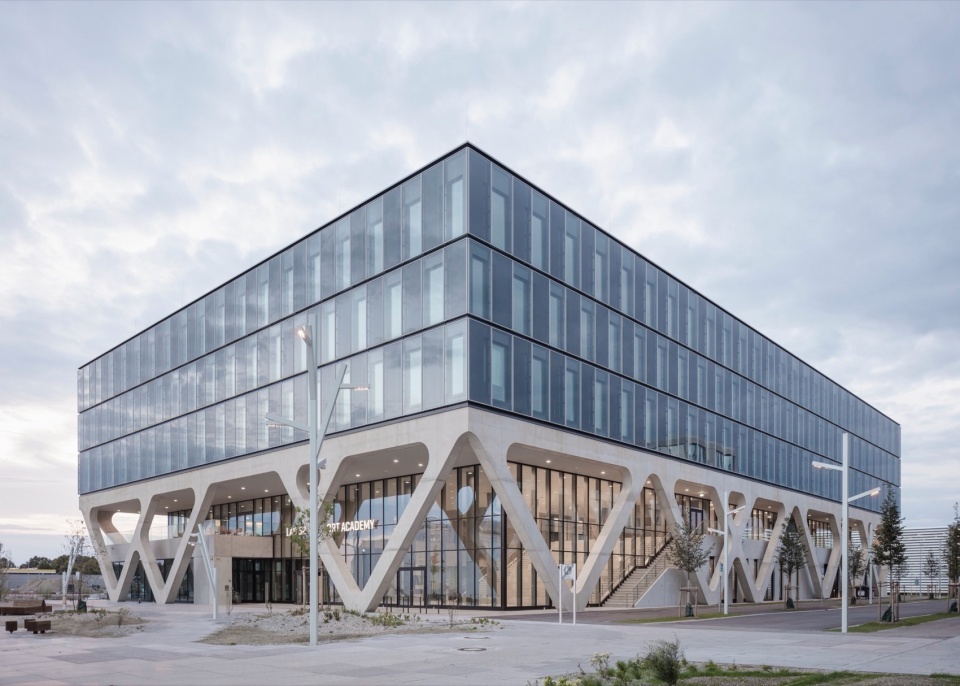 LAB 52 AirportAcademy LabCampus Munich Airport by Auer Weber