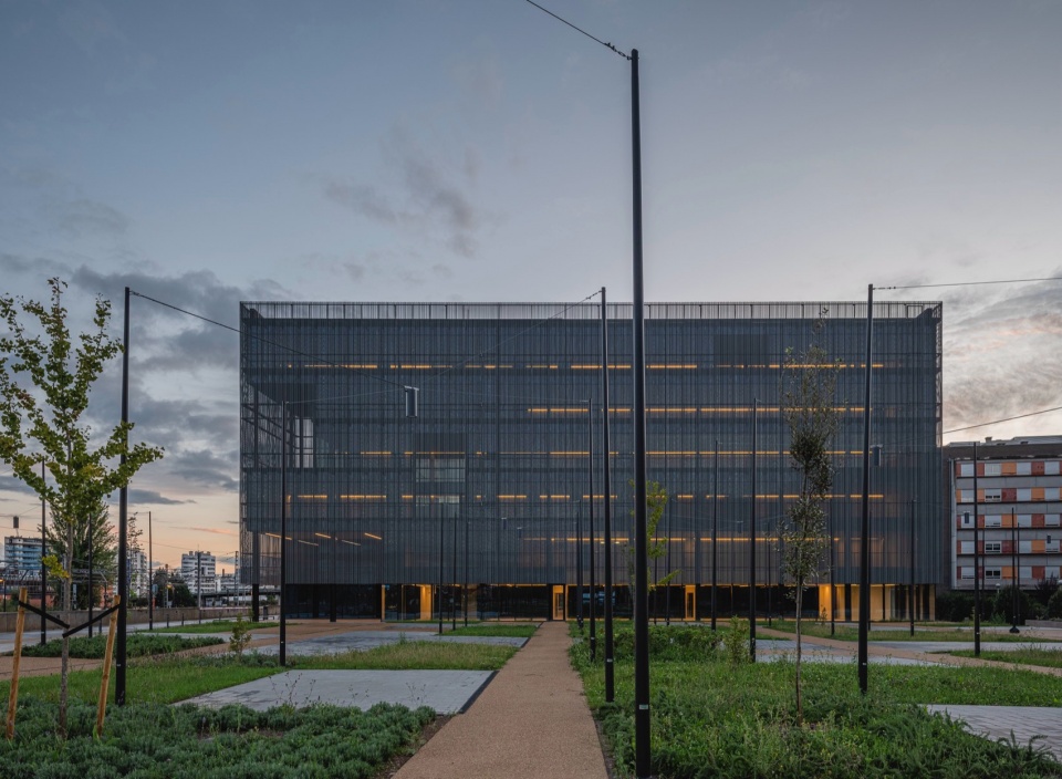 希洪警察局,西班牙 / ssarq