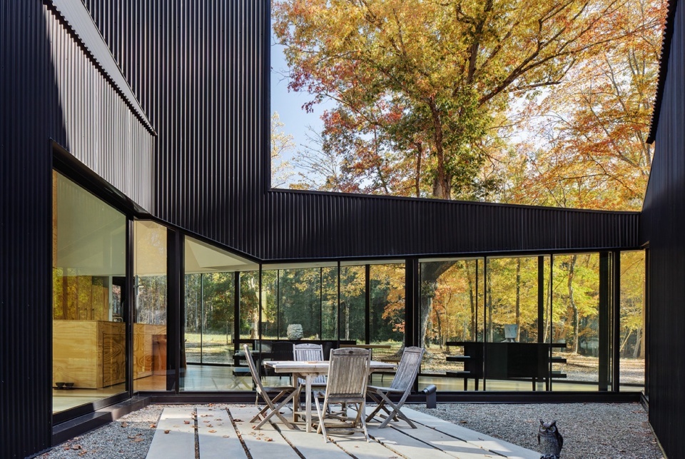 Steeplechase House by Brooks Scarpa