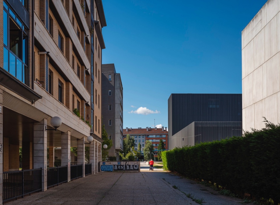 gijon police station by ssarq