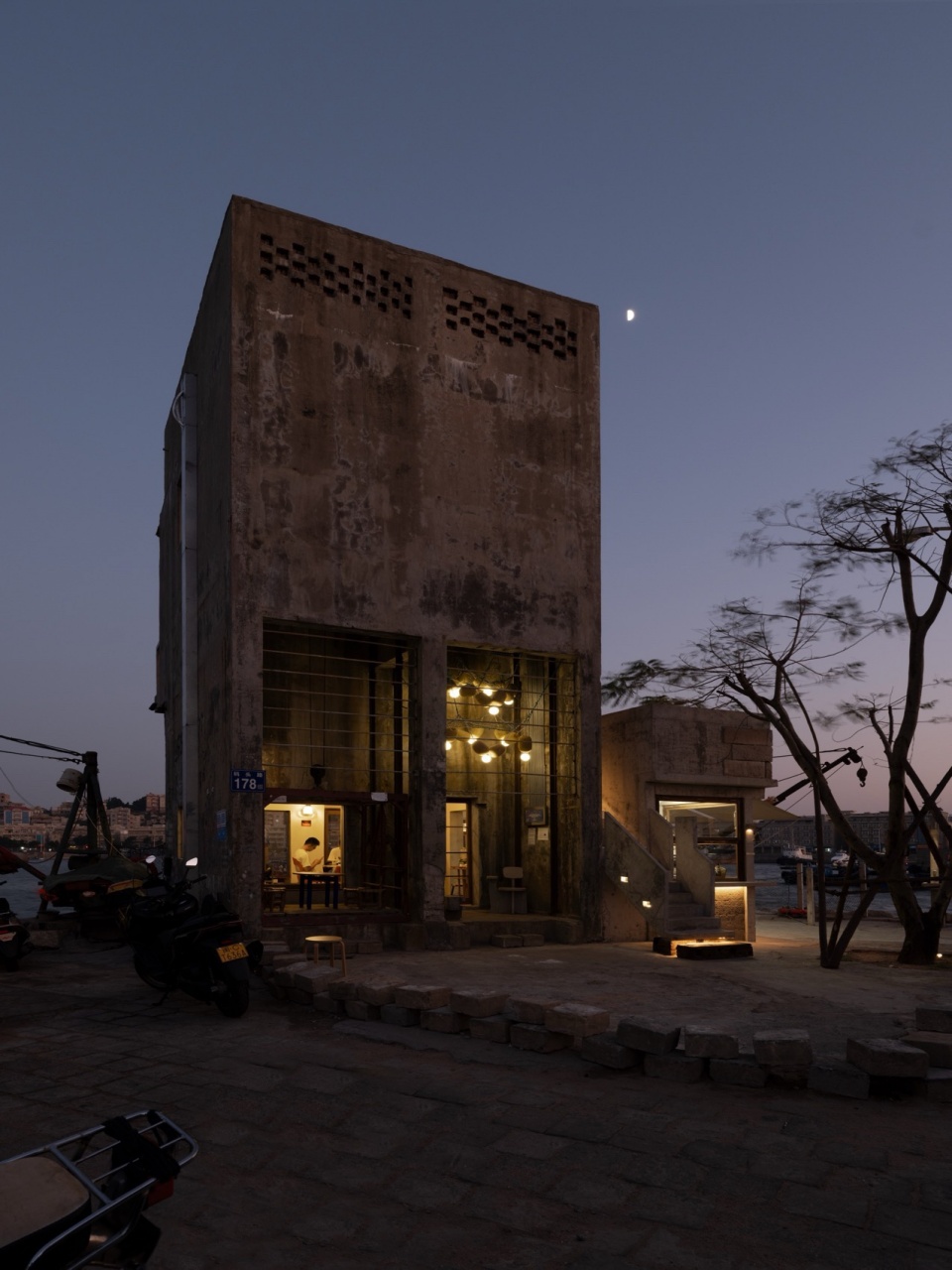 local fish cafe at xiangzhi wharf by devolution