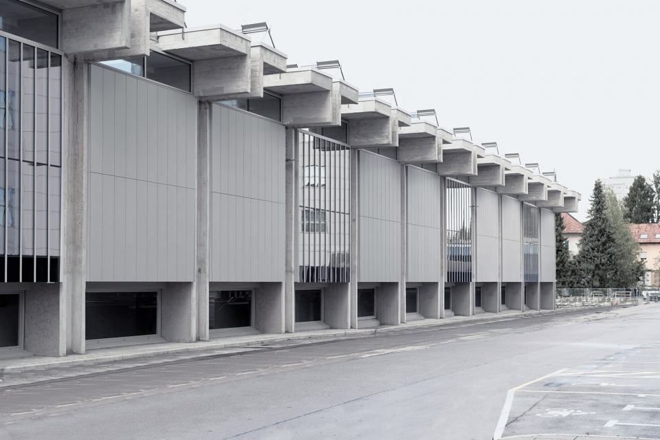 【希少】 2G ／ N.38 Ofis Arhitekti s-l400.jpg