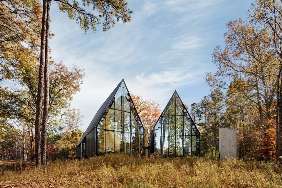 Steeplechase House by Brooks Scarpa