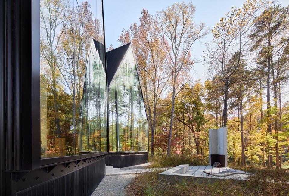 Steeplechase House by Brooks Scarpa