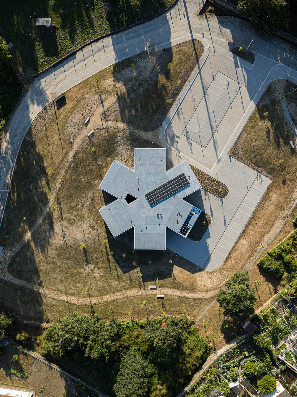 health center of moreira de conegos by studiocan