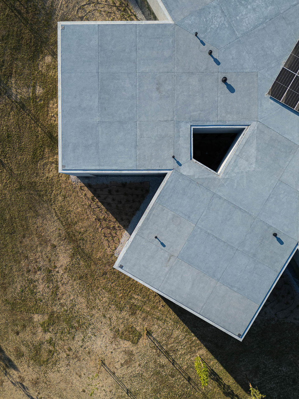 health center of moreira de conegos by studiocan