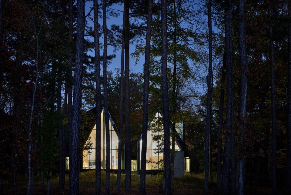 Steeplechase House by Brooks Scarpa