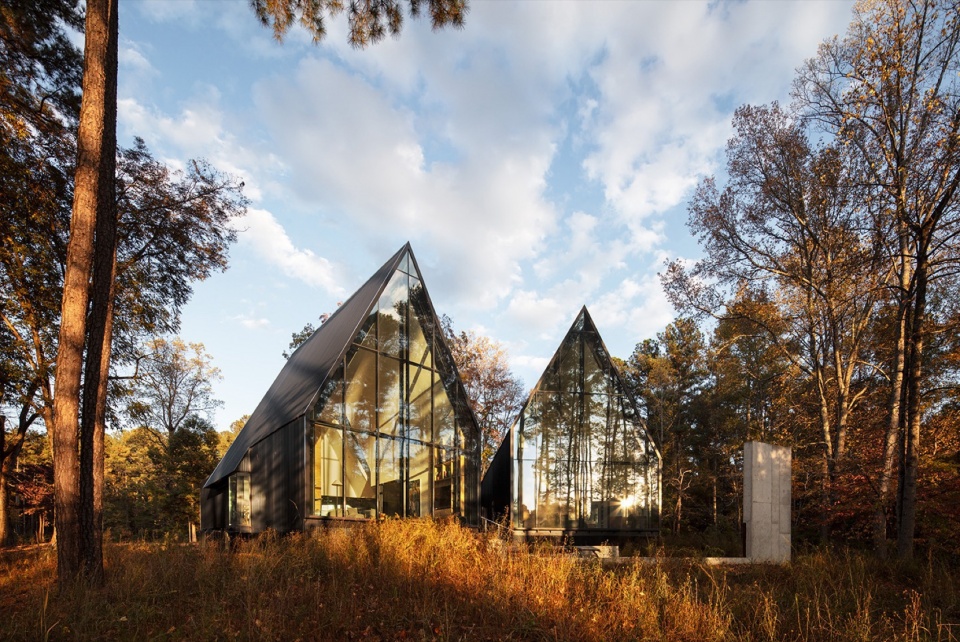 Steeplechase House by Brooks Scarpa