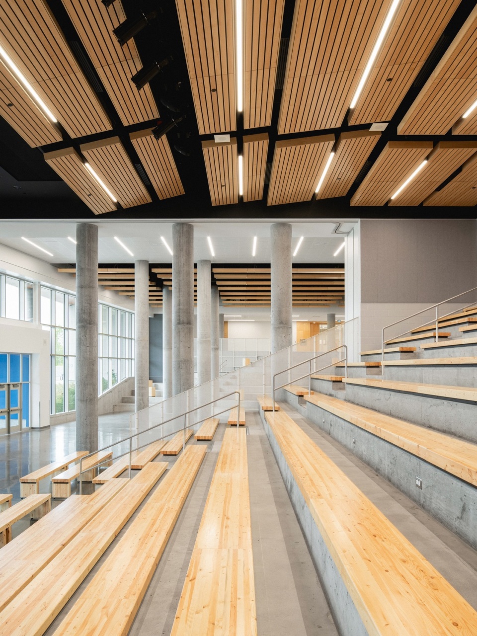 Two New High Schools by TLA UN NEUF