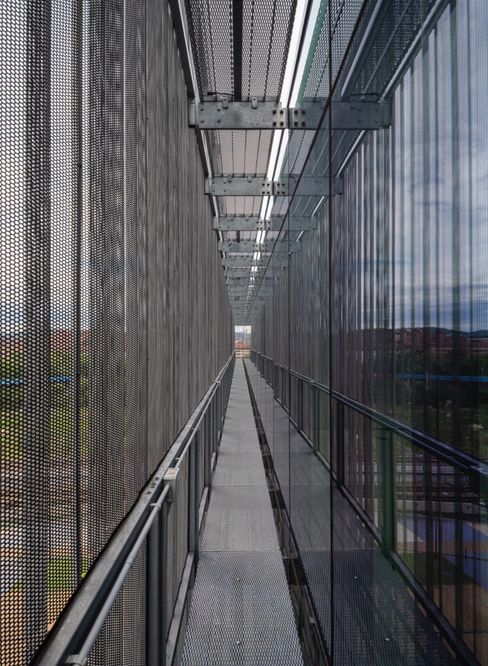 gijon police station by ssarq