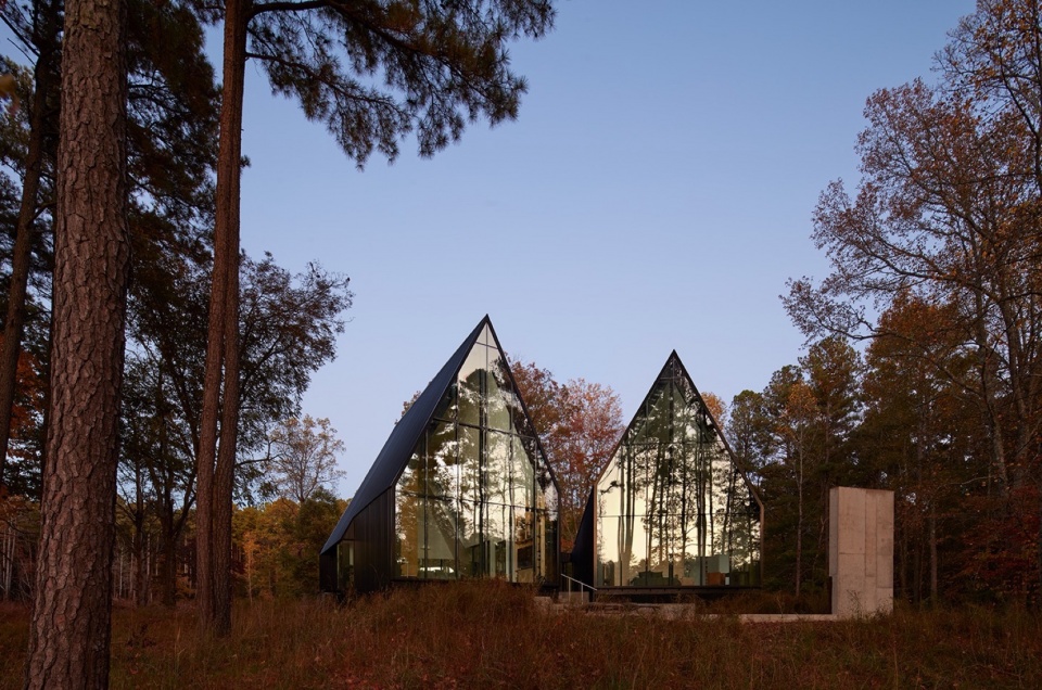 Steeplechase House by Brooks Scarpa