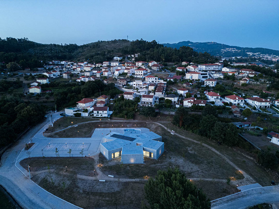 health center of moreira de conegos by studiocan