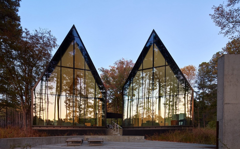Steeplechase House by Brooks Scarpa
