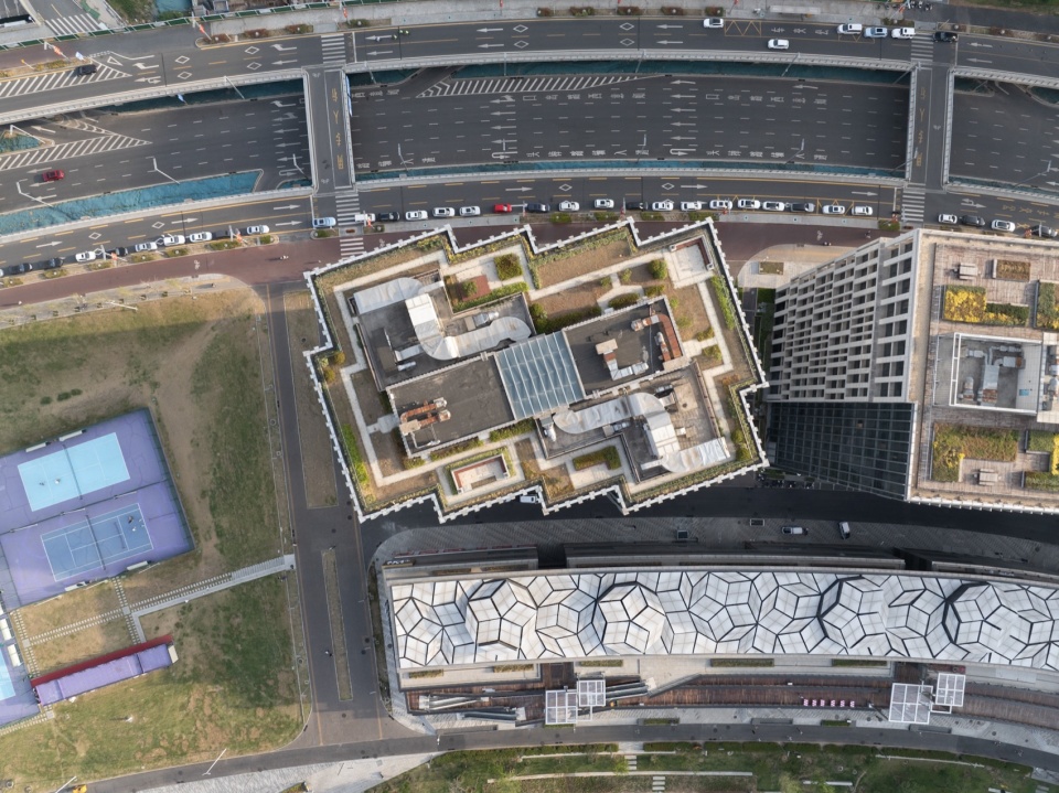 . 鸟瞰之字大厦 Birds eye view of Zigzag Tower ©田方方 zigzag tower
