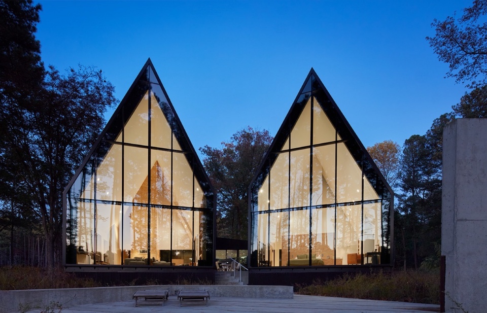 Steeplechase House by Brooks Scarpa