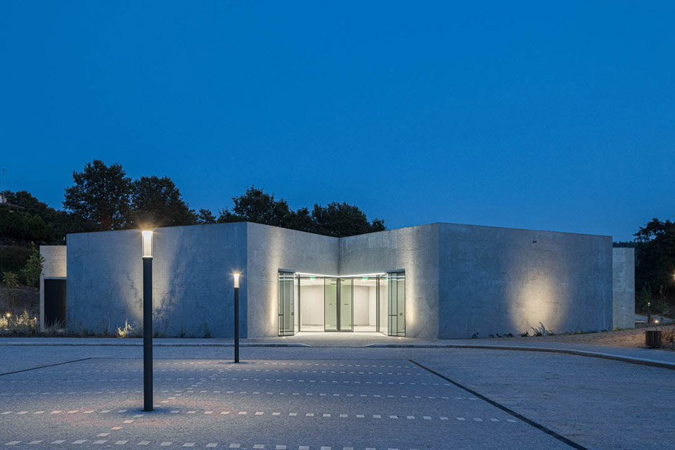 health center of moreira de conegos by studiocan