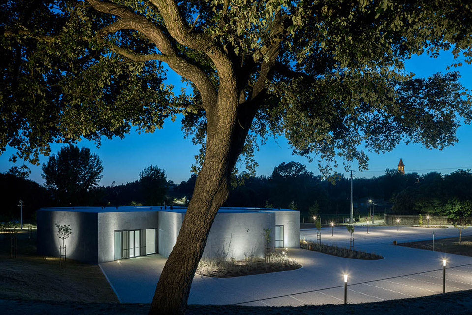 health center of moreira de conegos by studiocan