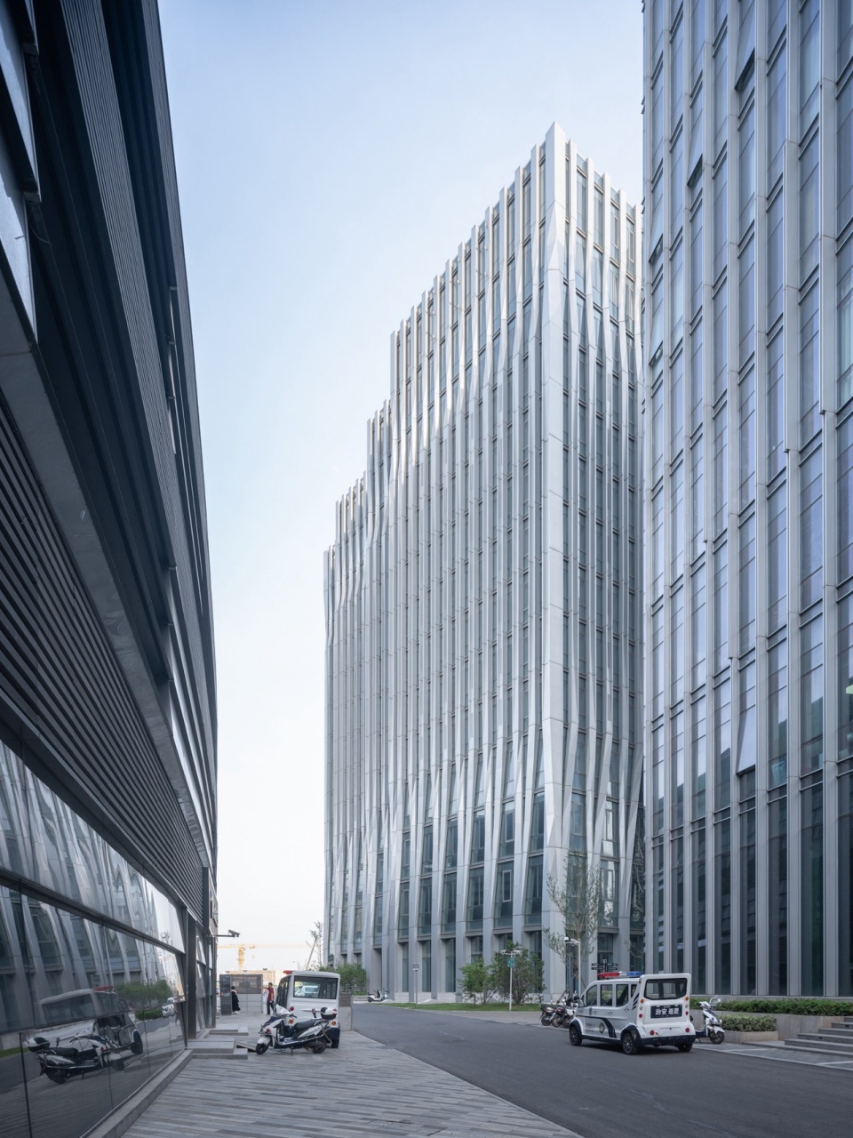 . 西北侧视角 View from northwest ©田方方 zigzag tower