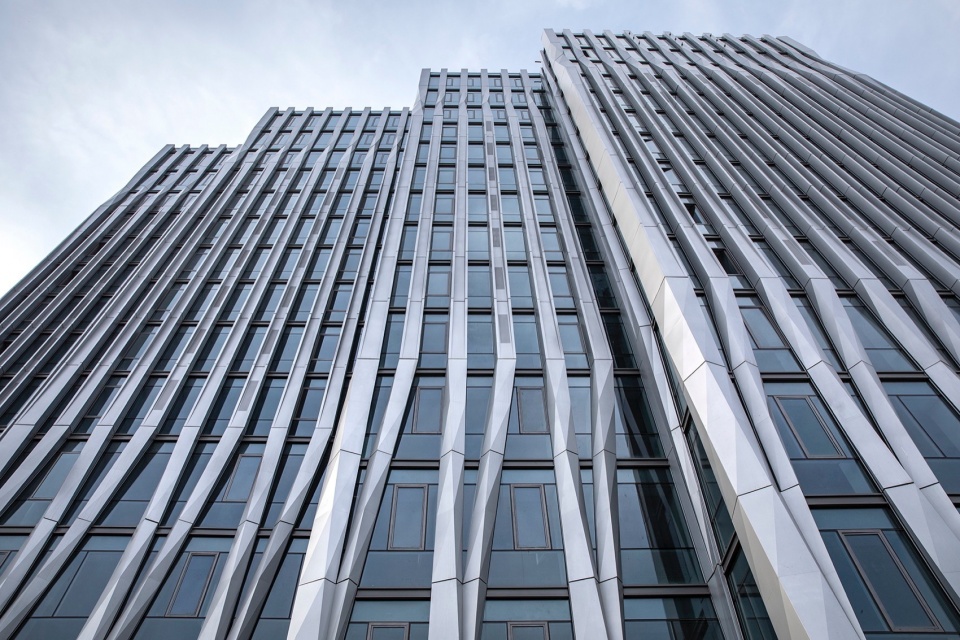 . 折线形立面 Zigzag elevation ©田方方 zigzag tower