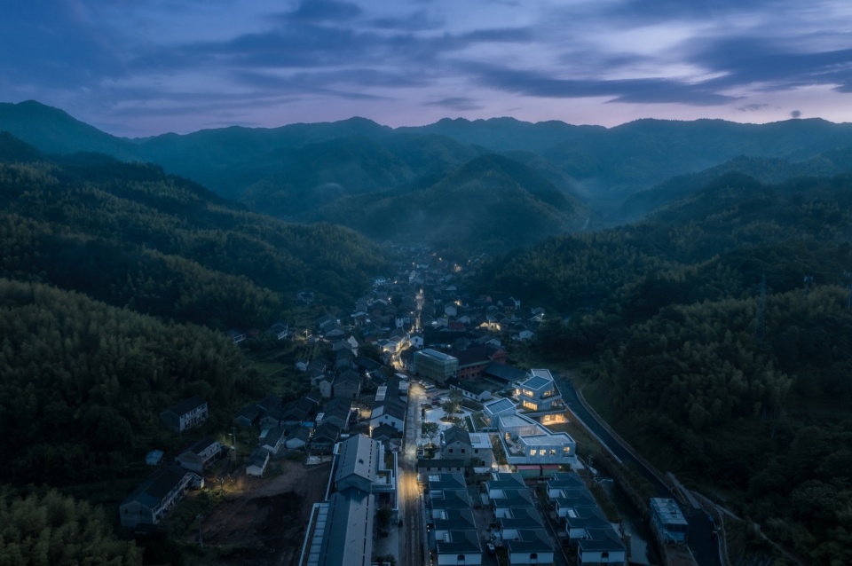 山谷中的箭岭村The village of Jianling in the valley(照片来源:ZOOM伫目) jianling center