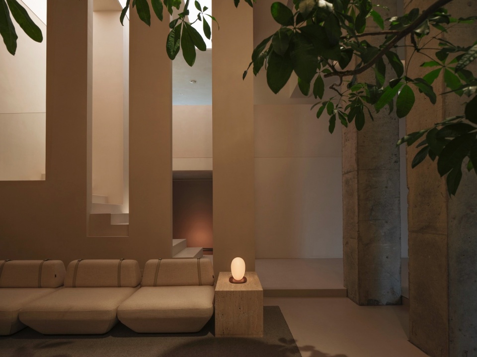 会客厅楼梯卫生间视线关系剖面图©金伟琦 salution lighting studio