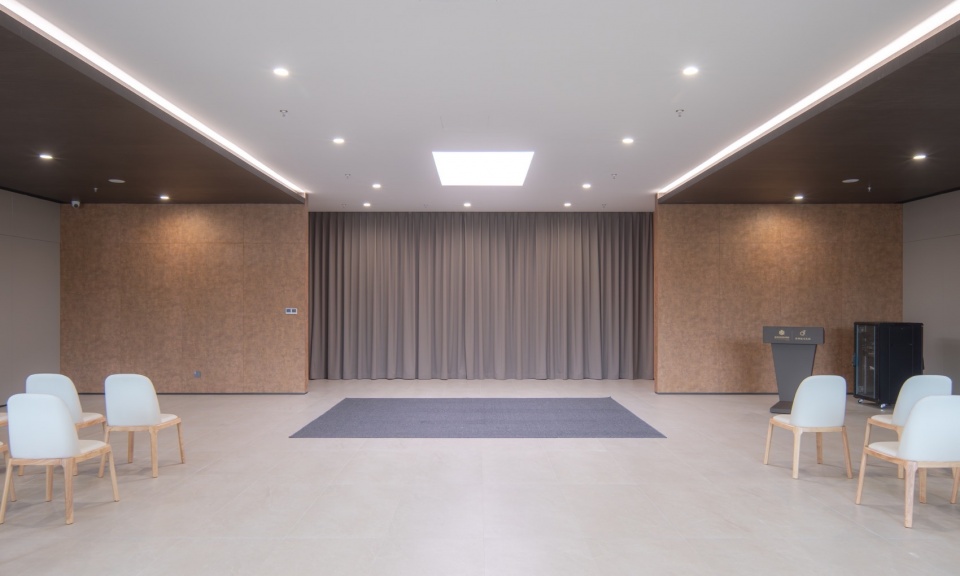 悼念厅03 Mourning Hall03 by Lili Xu